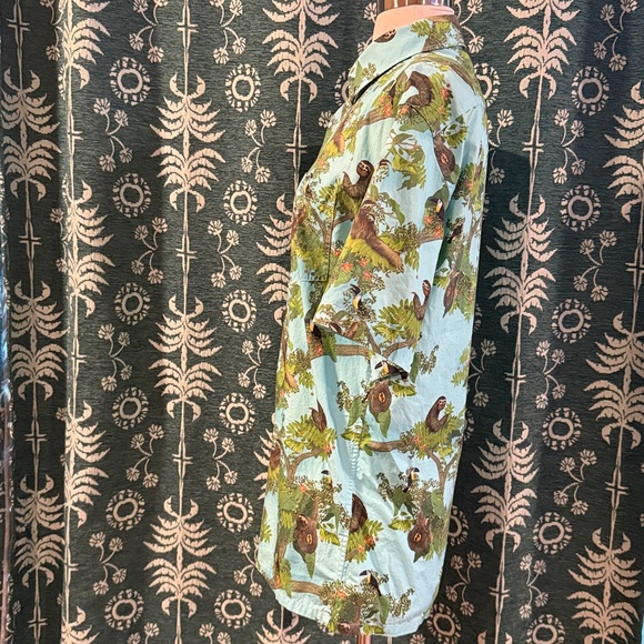 Pangols Sloth Print Men's Shirt Size Medium Button Down - Picture 7 of 8